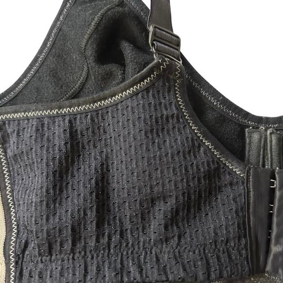 Anita MOMENTUM - Underwire Sports
Bra, Maximum Support - 40F - Picture 7 of 8